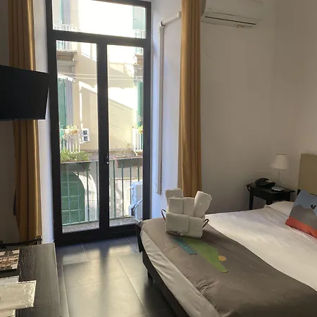 Plebiscito Otel Napoli